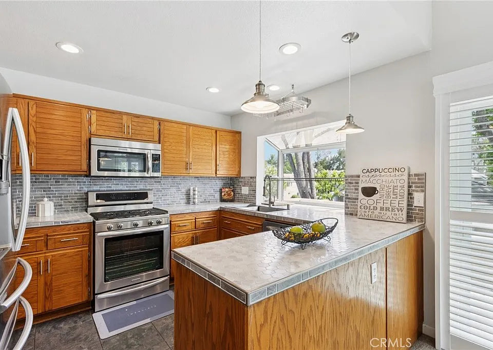 MCBEAN PKWY SANTA CLARITA