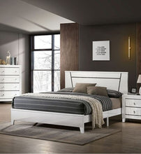 Load image into Gallery viewer, CALKING BED FRAME 7038-FOA