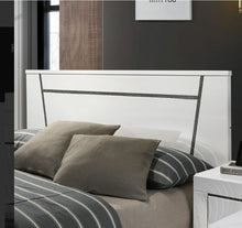 Load image into Gallery viewer, CALKING BED FRAME 7038-FOA