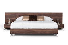 Load image into Gallery viewer, QUEEN BED FRAME 82566/82567 VIG