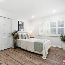 Load image into Gallery viewer, Berkeley Santa Monica - Staging Services