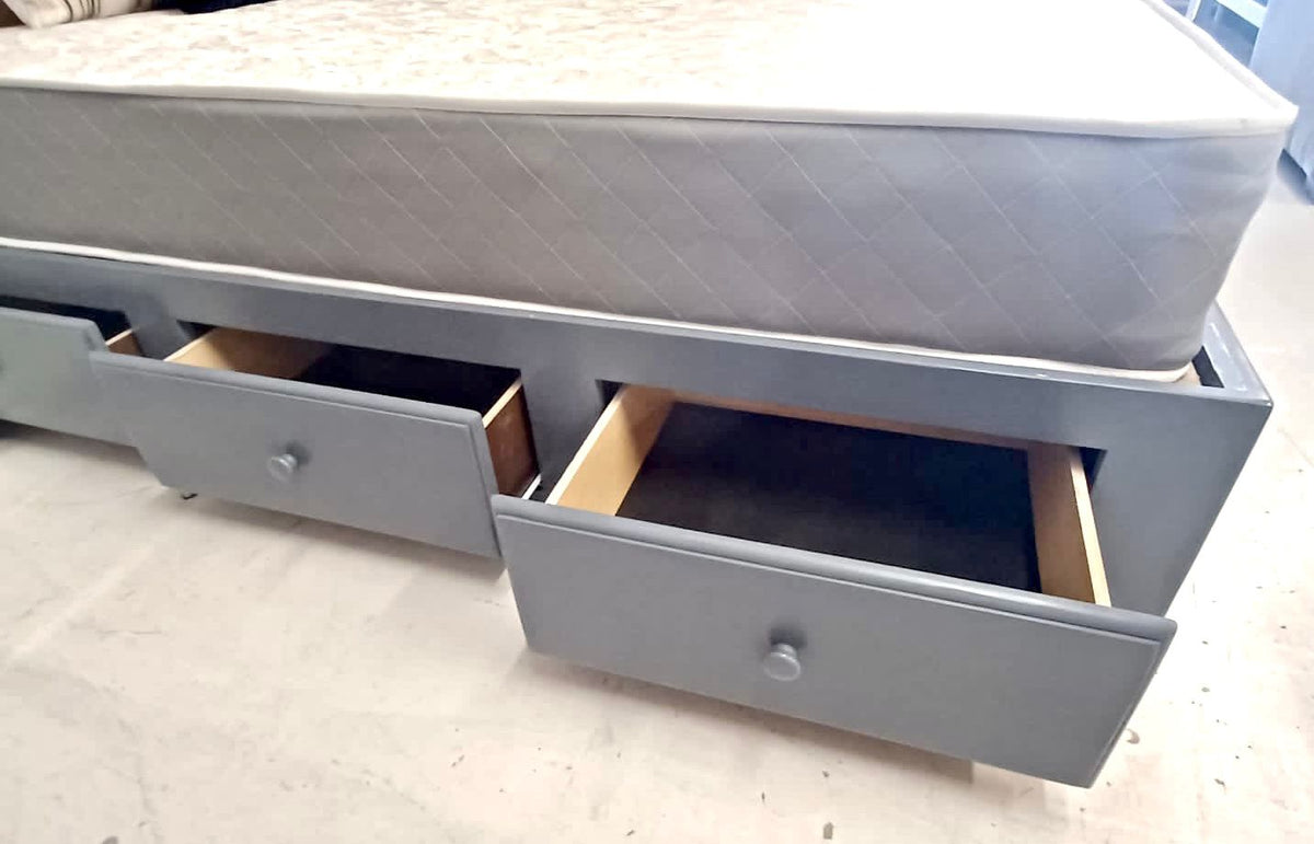 CHEST BED WITH DRAWERS AND FREE MATTRESS