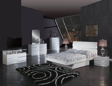 Load image into Gallery viewer, 4PCS QUEEN WHITE BEDROOM SET #WYNN GU